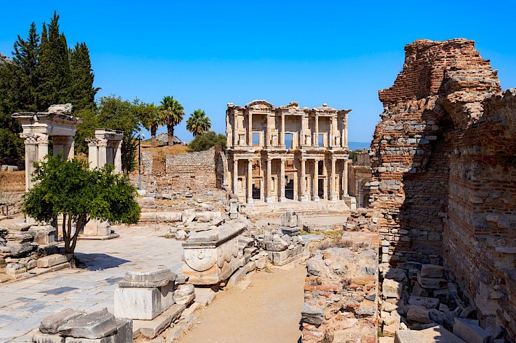 Efeze: Stad van Artemis en Paulus’ Missionaire Uitdagingen