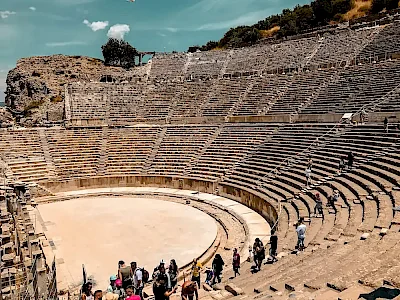 Efes Konserleri: M&uuml;zik ve Antik Harabelerin Buluştuğu Nokta